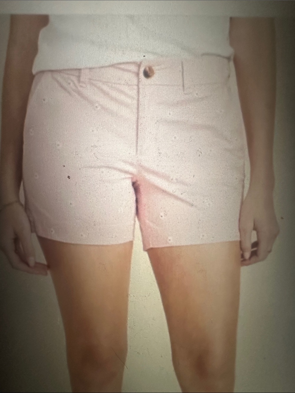 Women’s Old Navy Everyday Mid-Rise Shorts, Pink with EmbroideredDaisies, size 14